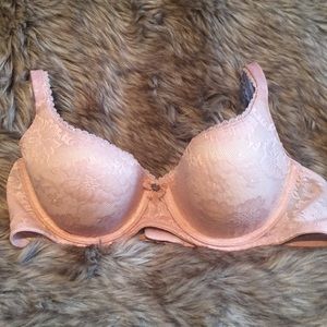 Light pink/peach lace Victoria’s Secret bra